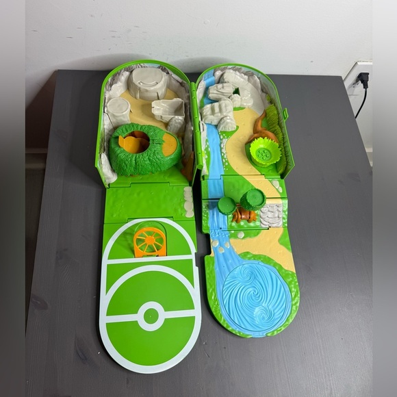 Pokemon Carry Case Backpack Play Set 2020 CASE no figures included - Picture 3 of 7